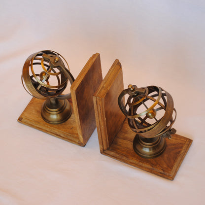 ブックエンド 天球儀型 おしゃれ 真鍮製 アンティーク風 星座 座標 経度 緯度 雑貨 2個セット オブジェ インテリア雑貨 オシャレ雑貨 おしゃれ雑貨 7382056