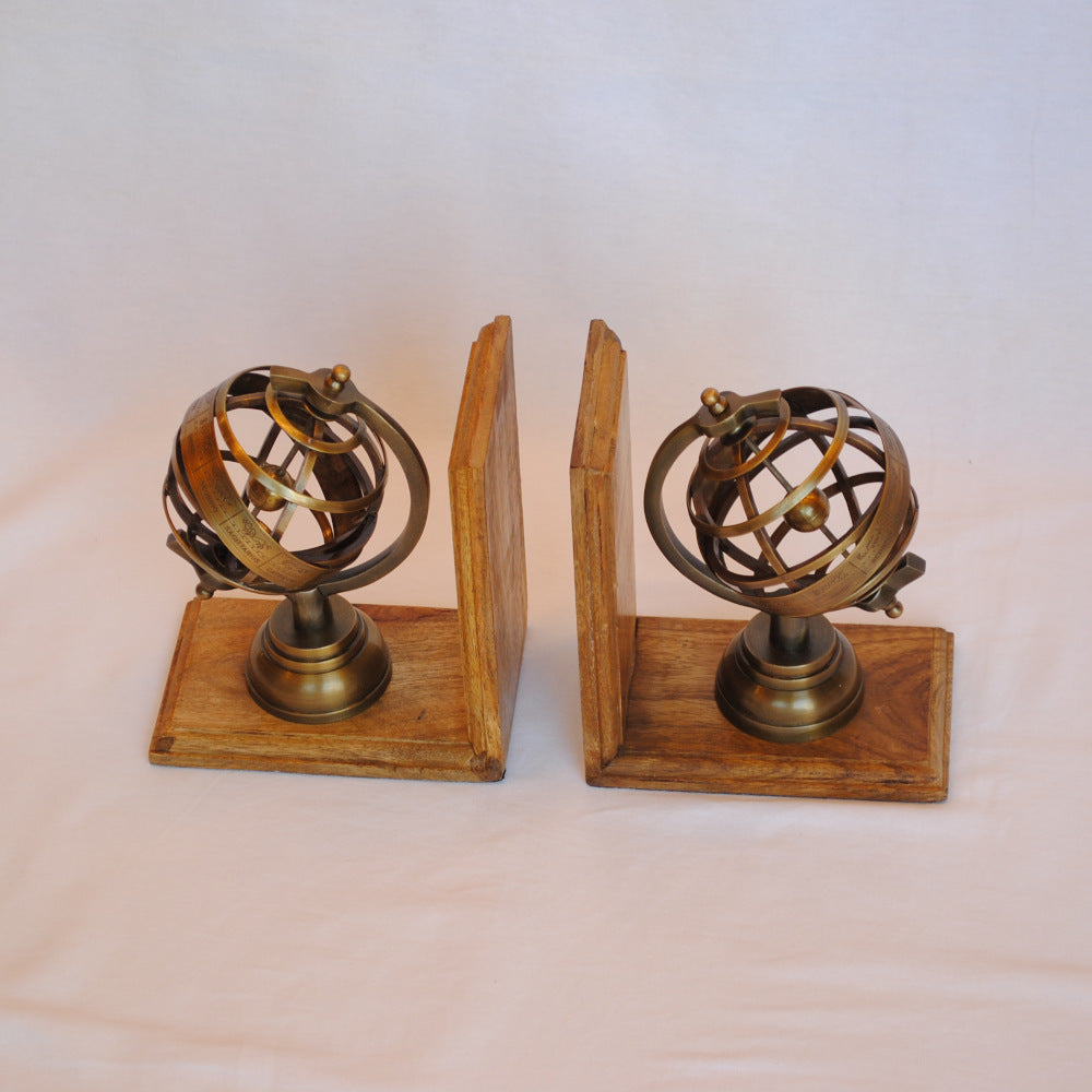 ブックエンド 天球儀型 おしゃれ 真鍮製 アンティーク風 星座 座標 経度 緯度 雑貨 2個セット オブジェ インテリア雑貨 オシャレ雑貨 おしゃれ雑貨 7382056