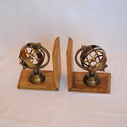 ブックエンド 天球儀型 おしゃれ 真鍮製 アンティーク風 星座 座標 経度 緯度 雑貨 2個セット オブジェ インテリア雑貨 オシャレ雑貨 おしゃれ雑貨 7382056