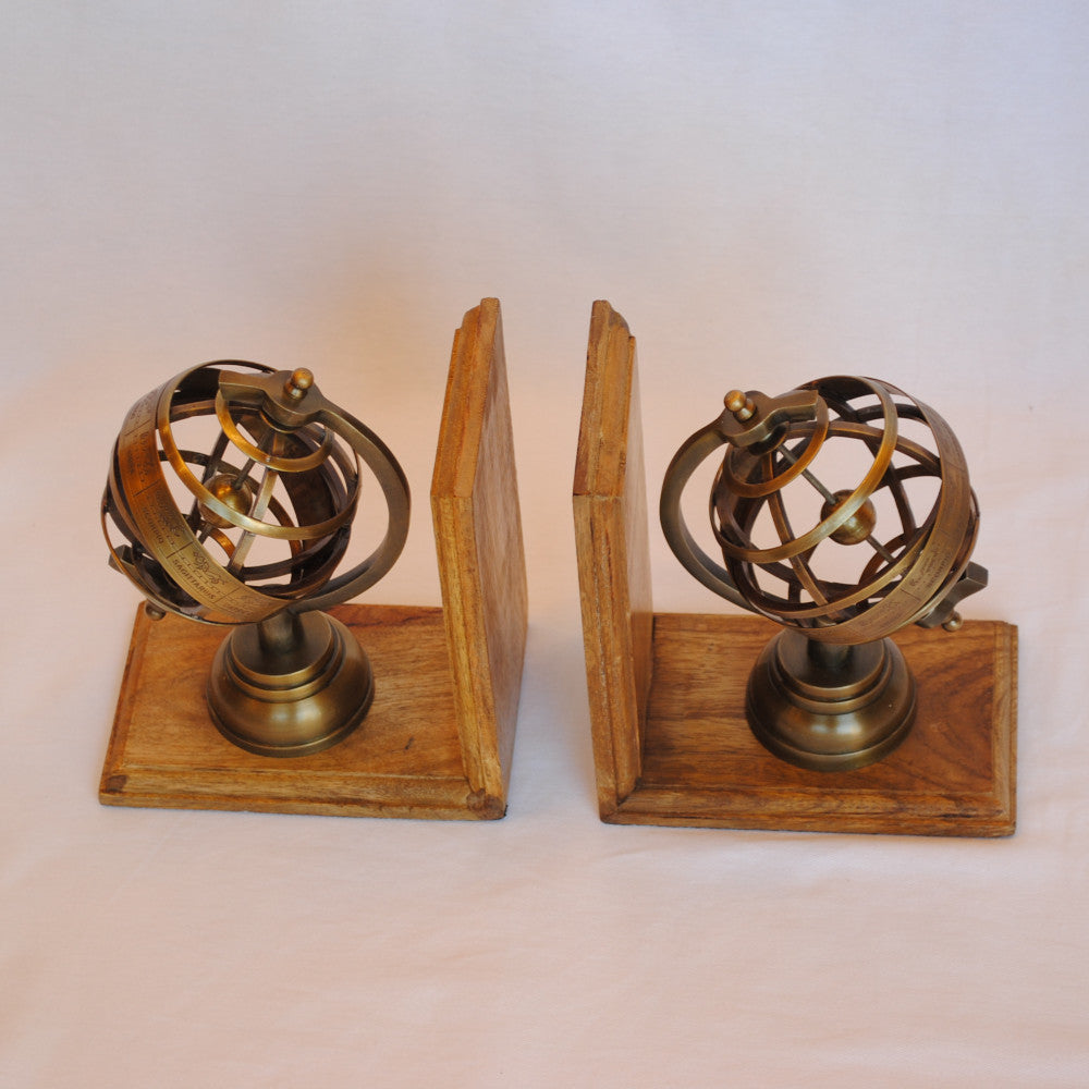 ブックエンド 天球儀型 おしゃれ 真鍮製 アンティーク風 星座 座標 経度 緯度 雑貨 2個セット オブジェ インテリア雑貨 オシャレ雑貨 おしゃれ雑貨 7382056
