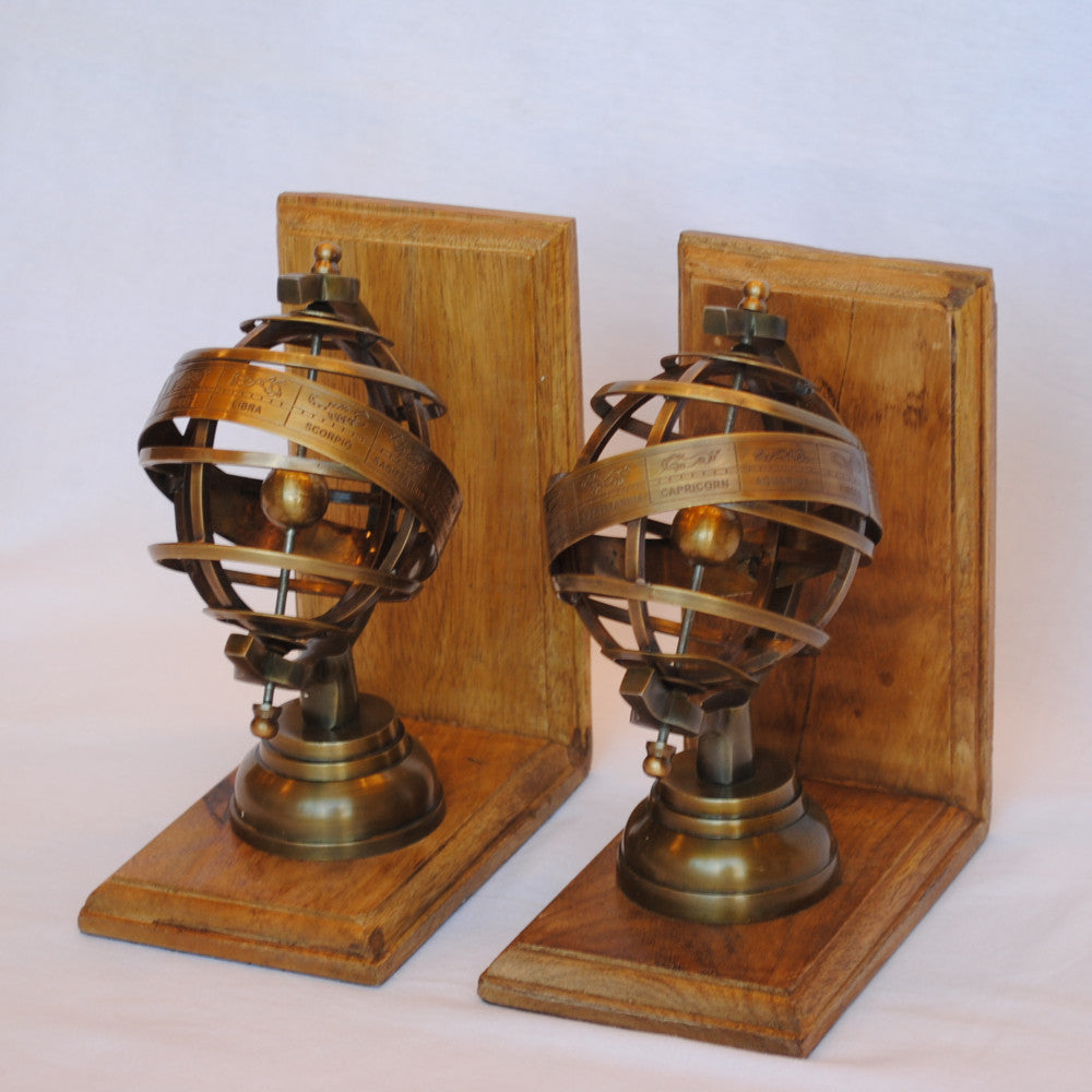 ブックエンド 天球儀型 おしゃれ 真鍮製 アンティーク風 星座 座標 経度 緯度 雑貨 2個セット オブジェ インテリア雑貨 オシャレ雑貨 おしゃれ雑貨 7382056