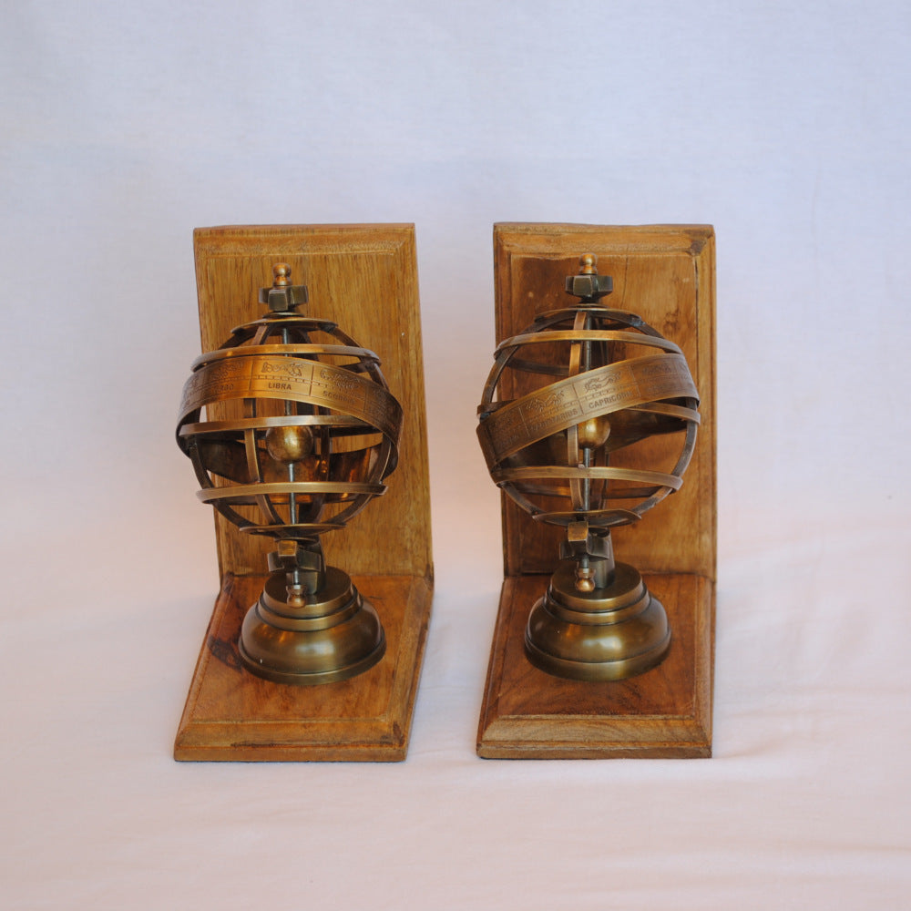 ブックエンド 天球儀型 おしゃれ 真鍮製 アンティーク風 星座 座標 経度 緯度 雑貨 2個セット オブジェ インテリア雑貨 オシャレ雑貨 おしゃれ雑貨 7382056