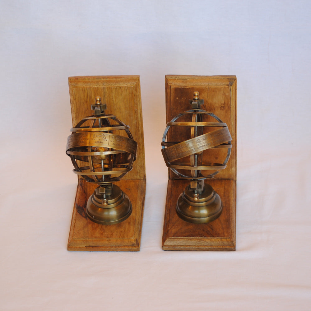 ブックエンド 天球儀型 おしゃれ 真鍮製 アンティーク風 星座 座標 経度 緯度 雑貨 2個セット オブジェ インテリア雑貨 オシャレ雑貨 おしゃれ雑貨 7382056