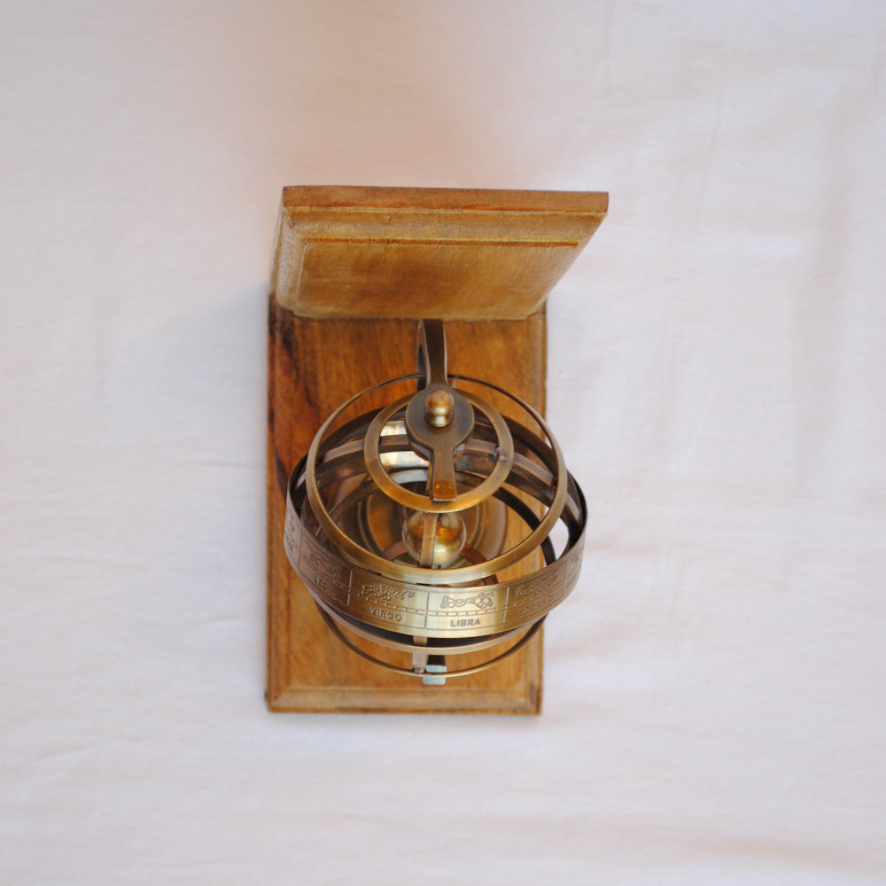 ブックエンド 天球儀型 おしゃれ 真鍮製 アンティーク風 星座 座標 経度 緯度 雑貨 2個セット オブジェ インテリア雑貨 オシャレ雑貨 おしゃれ雑貨 7382056