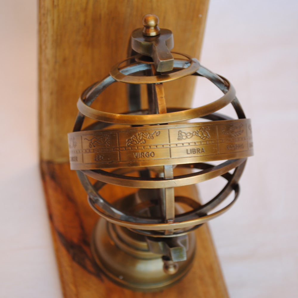 ブックエンド 天球儀型 おしゃれ 真鍮製 アンティーク風 星座 座標 経度 緯度 雑貨 2個セット オブジェ インテリア雑貨 オシャレ雑貨 おしゃれ雑貨 7382056