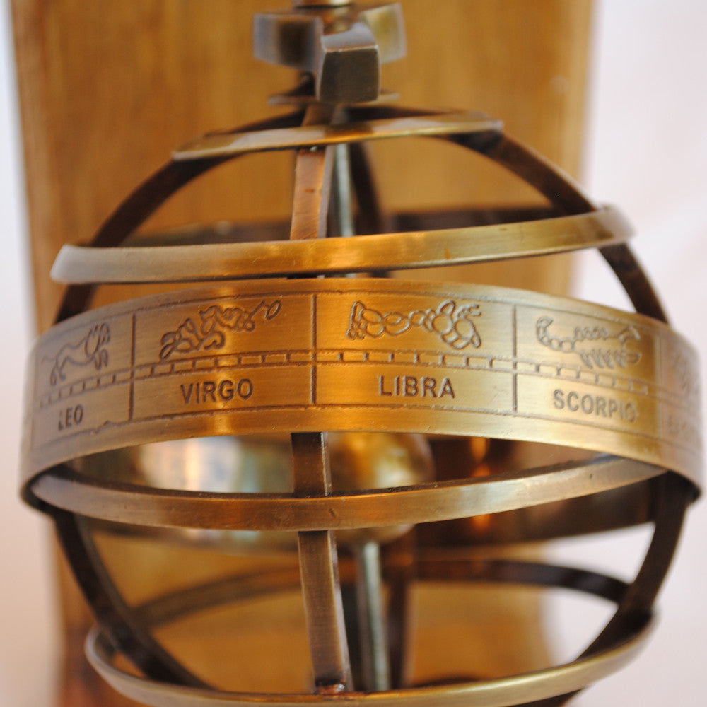 ブックエンド 天球儀型 おしゃれ 真鍮製 アンティーク風 星座 座標 経度 緯度 雑貨 2個セット オブジェ インテリア雑貨 オシャレ雑貨 おしゃれ雑貨 7382056