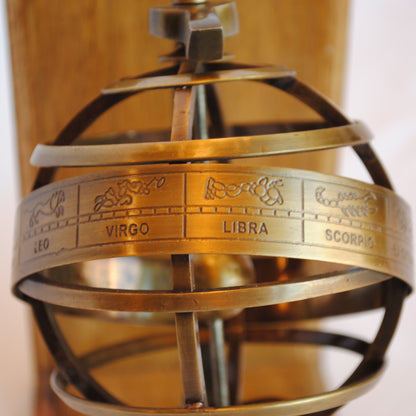 ブックエンド 天球儀型 おしゃれ 真鍮製 アンティーク風 星座 座標 経度 緯度 雑貨 2個セット オブジェ インテリア雑貨 オシャレ雑貨 おしゃれ雑貨 7382056