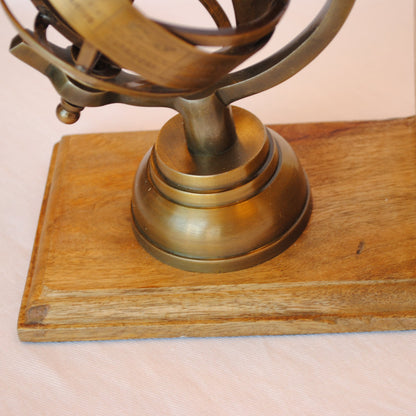 ブックエンド 天球儀型 おしゃれ 真鍮製 アンティーク風 星座 座標 経度 緯度 雑貨 2個セット オブジェ インテリア雑貨 オシャレ雑貨 おしゃれ雑貨 7382056