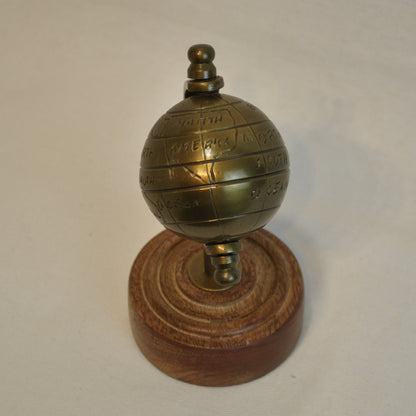 地球儀 ミニ地球儀 置物 オブジェ 真鍮製 雑貨 オーナメント インテリア雑貨 アンティーク風地球儀 真鍮雑貨 7382073