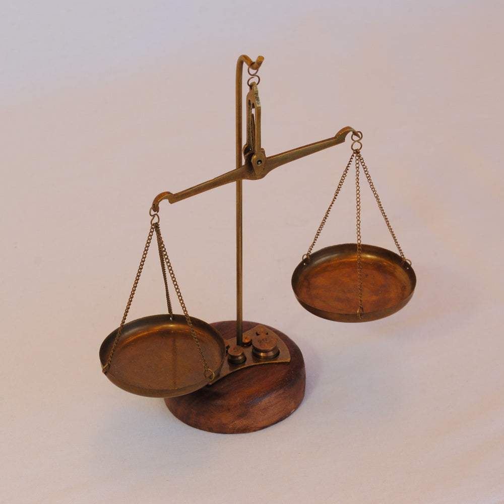 天秤 おしゃれ 真鍮製 アンティーク 量り スケール 分銅付き 雑貨 オブジェ インテリア雑貨 ヨーロピアン雑貨 オシャレ雑貨 おしゃれ雑貨 7382077S