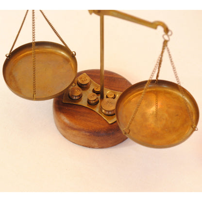 天秤 おしゃれ 真鍮製 アンティーク 量り スケール 分銅付き 雑貨 オブジェ インテリア雑貨 ヨーロピアン雑貨 オシャレ雑貨 おしゃれ雑貨 7382077S