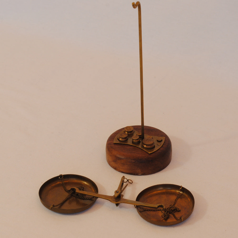 天秤 おしゃれ 真鍮製 アンティーク 量り スケール 分銅付き 雑貨 オブジェ インテリア雑貨 ヨーロピアン雑貨 オシャレ雑貨 おしゃれ雑貨 7382077S