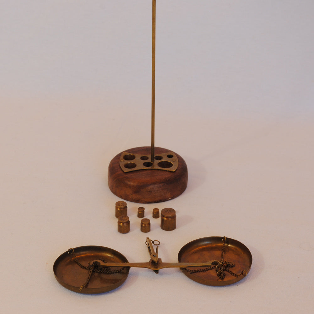 天秤 おしゃれ 真鍮製 アンティーク 量り スケール 分銅付き 雑貨 オブジェ インテリア雑貨 ヨーロピアン雑貨 オシャレ雑貨 おしゃれ雑貨 7382077S