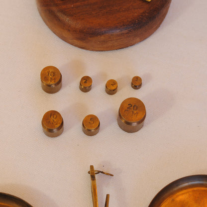 天秤 おしゃれ 真鍮製 アンティーク 量り スケール 分銅付き 雑貨 オブジェ インテリア雑貨 ヨーロピアン雑貨 オシャレ雑貨 おしゃれ雑貨 7382077S