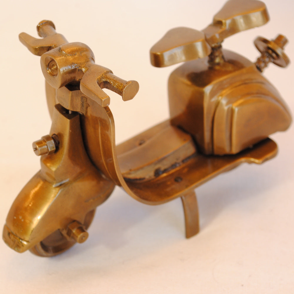 ミニチュア スクーター クラシックカー置物 スクーターオブジェ 真鍮製鏡 雑貨 ミニチュアカー インテリア雑貨 アンティーク風オブジェ 真鍮インテリア 7382083