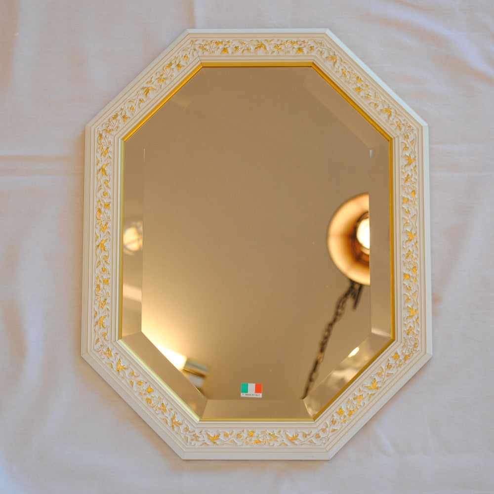 ウォールミラー おしゃれ 鏡 壁掛け 八角形 隅切り 木製 ミラー OT 白 ホワイト ゴールド アンティーク イタリア製 ベルトーチ BERTOZZI 808839