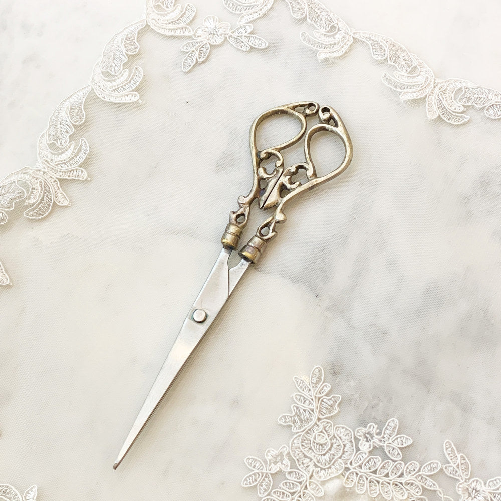 ハサミ クラフトシザー アンティーク調の装飾ハサミ はさみ 鋏 シザー 真鍮シザー 真鍮製鋏 インテリア雑貨 ゴールド アンティーク風はさみ 真鍮雑貨 84301SR-GD