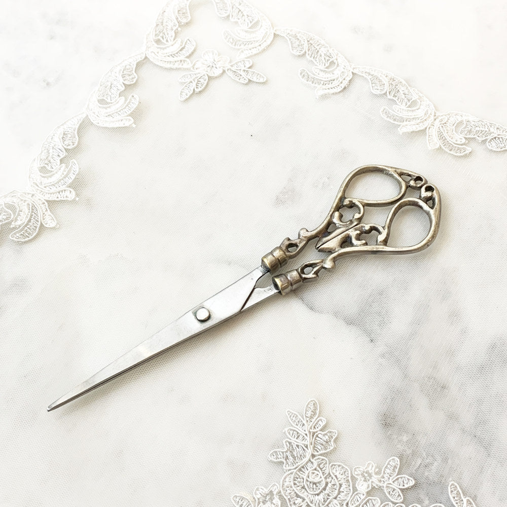 ハサミ クラフトシザー アンティーク調の装飾ハサミ はさみ 鋏 シザー 真鍮シザー 真鍮製鋏 インテリア雑貨 ゴールド アンティーク風はさみ 真鍮雑貨 84301SR-GD