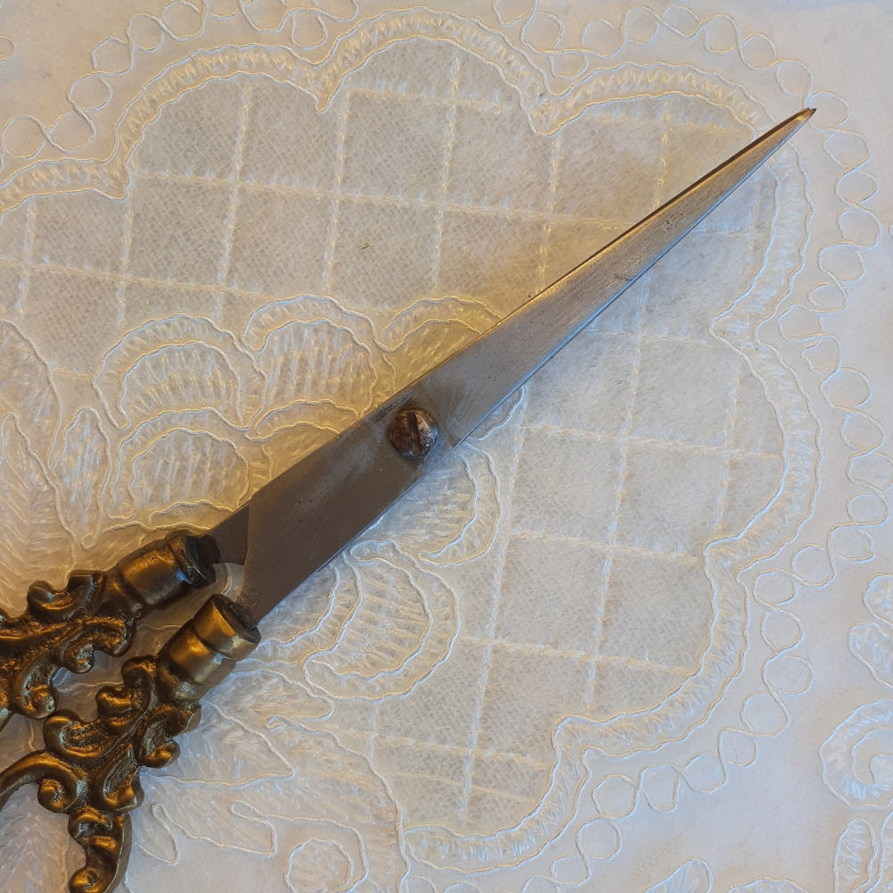 ハサミ クラフトシザー アンティーク調の装飾ハサミ はさみ 鋏 シザー 真鍮シザー 真鍮製鋏 インテリア雑貨 ゴールド アンティーク風はさみ 真鍮雑貨 84303SR-GD