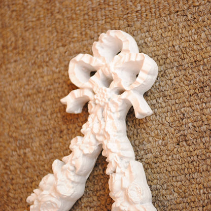 壁掛け鏡 リボン デコレーションミラー ホワイトミラー 鏡 かわいい 壁掛け アンティーク風 フレンチ風 フランス風 883018 WH